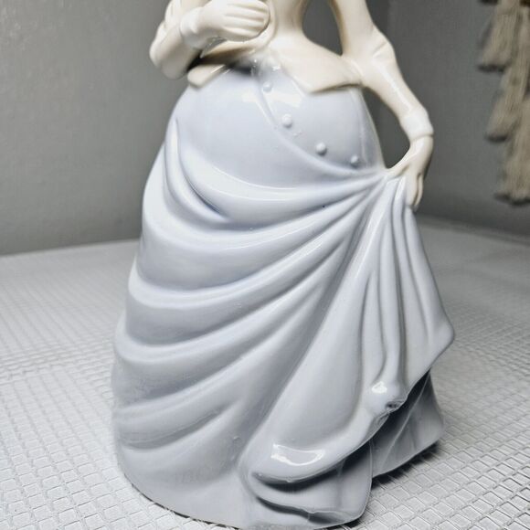 Vtg Victorian Lady Figurine Porcelain Woman Sculpture Eduardian Romantic Dress - Picture 9 of 11